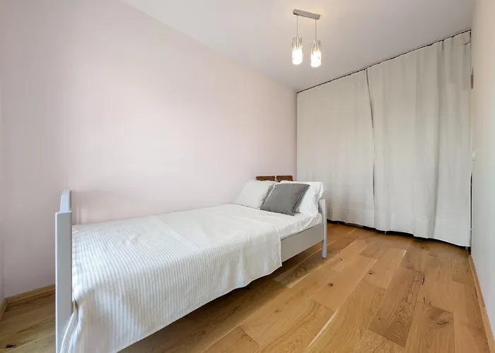 Wichrowa Comfort Zone By Bookinghost Breslavia