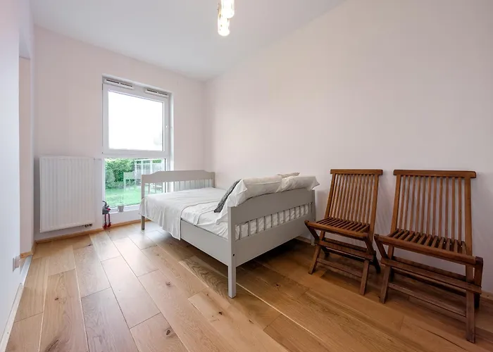 Wichrowa Comfort Zone By Bookinghost *